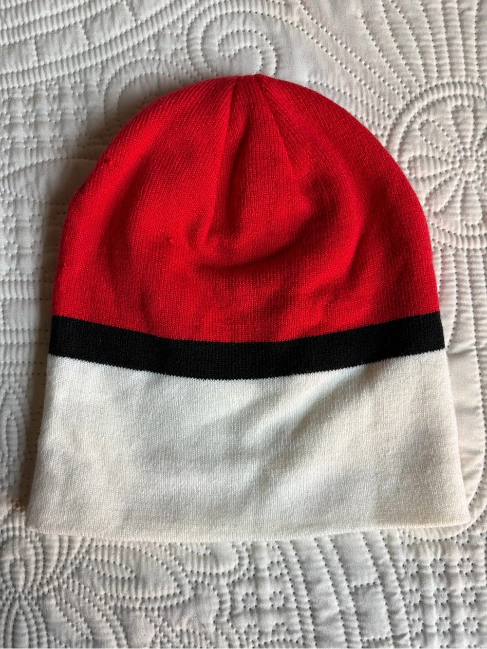Pokémon Knit Pokéball Beanie